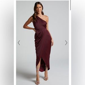 NWT Showpo Felt So Happy Midaxi One Shoulder Drape Dress